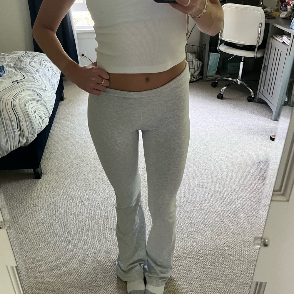 Brandy Melville flare leggings